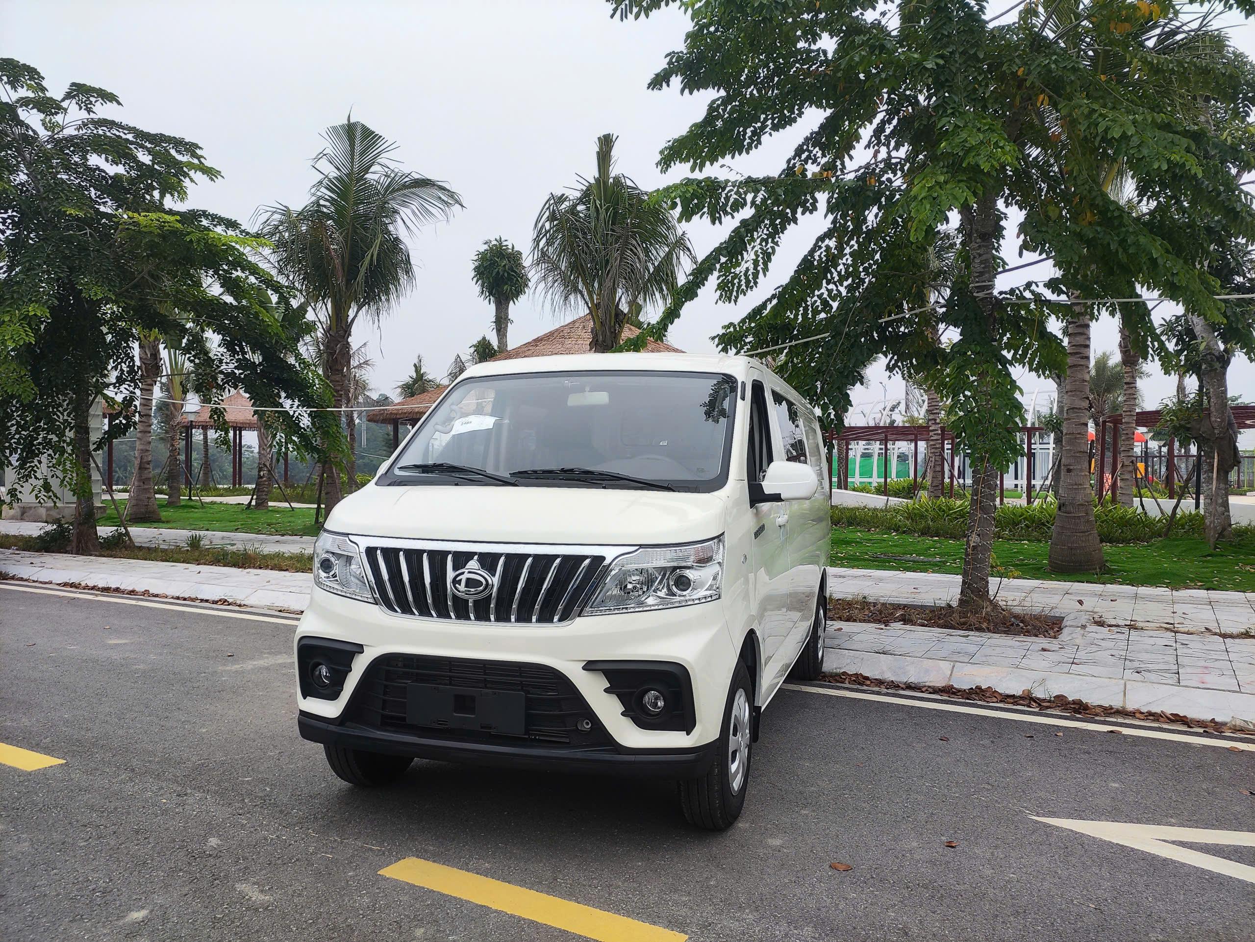 Teraco Van V8 – Lựa chọn số một cho hộ kinh doanh cần xe van chở hàng trong phố